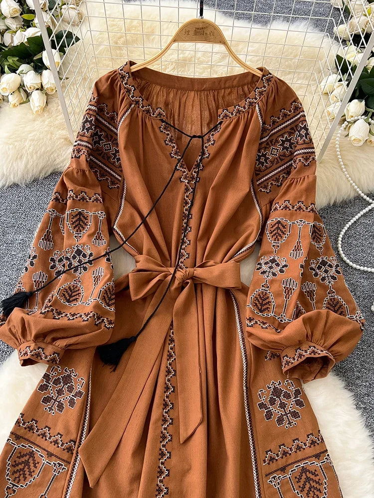 Bohemian Retro Ethnic Style Dress Women's Spring Autumn Embroidered Lace Up Lantern Sleeves Waist Cinching Long Dress A155