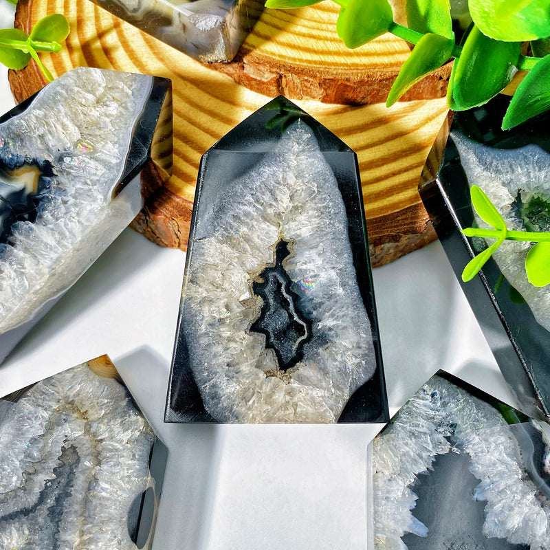 the BLACK SARDONYX - 1PC Random High Quality Black Sardonyx Geode Agate Point, Natural Crystal Point, Home Decoration