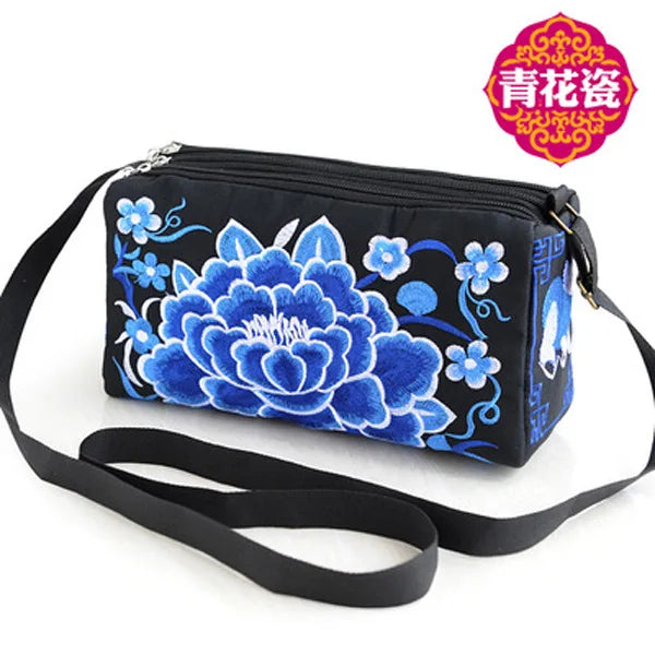 the CARPET BAG - New Vintage Women Handbag, Vintage Tote Messenger, Hippie Ethnic Shoulder Bag Embroidery Boho