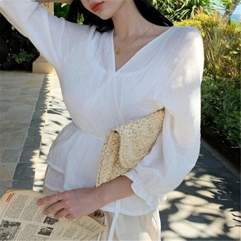 the LETTER BAG - Fashionable Corn Husk Straw Bags, Hand-Woven Women Clutch, Envelope Handbag Long Purse for Female, Summer Beach Bag