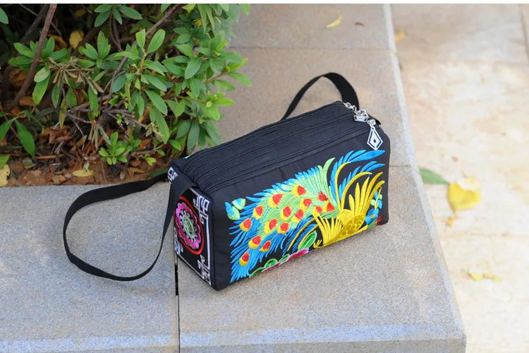 the CARPET BAG - New Vintage Women Handbag, Vintage Tote Messenger, Hippie Ethnic Shoulder Bag Embroidery Boho