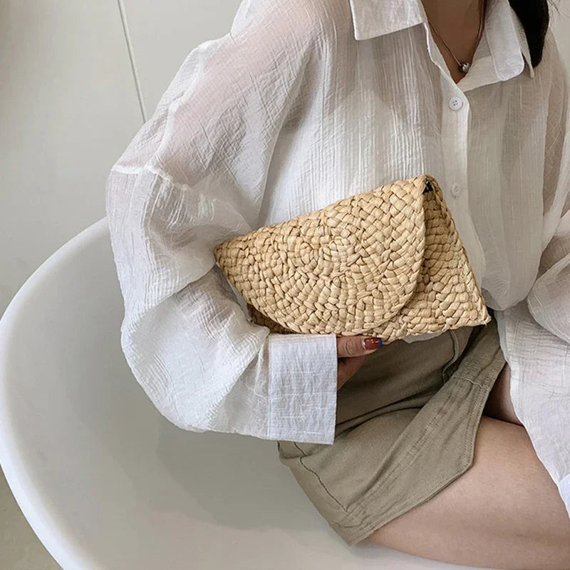 the LETTER BAG - Fashionable Corn Husk Straw Bags, Hand-Woven Women Clutch, Envelope Handbag Long Purse for Female, Summer Beach Bag