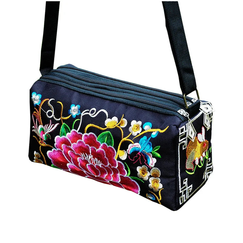 the CARPET BAG - New Vintage Women Handbag, Vintage Tote Messenger, Hippie Ethnic Shoulder Bag Embroidery Boho