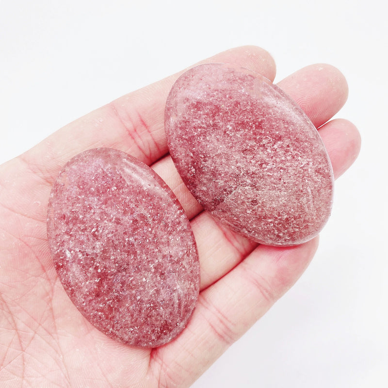 1pc Natural Strawberry Quartz Energy Reiki stone palm elliptic decoration Crystal Quartz Healing High Quality Gemstone For Gifts